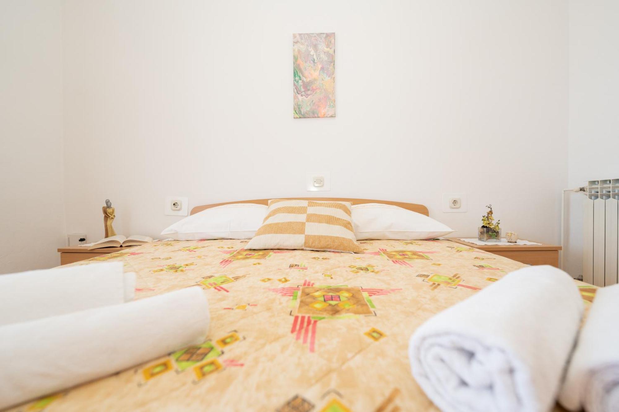 Apartments Biserka Novalja Room photo