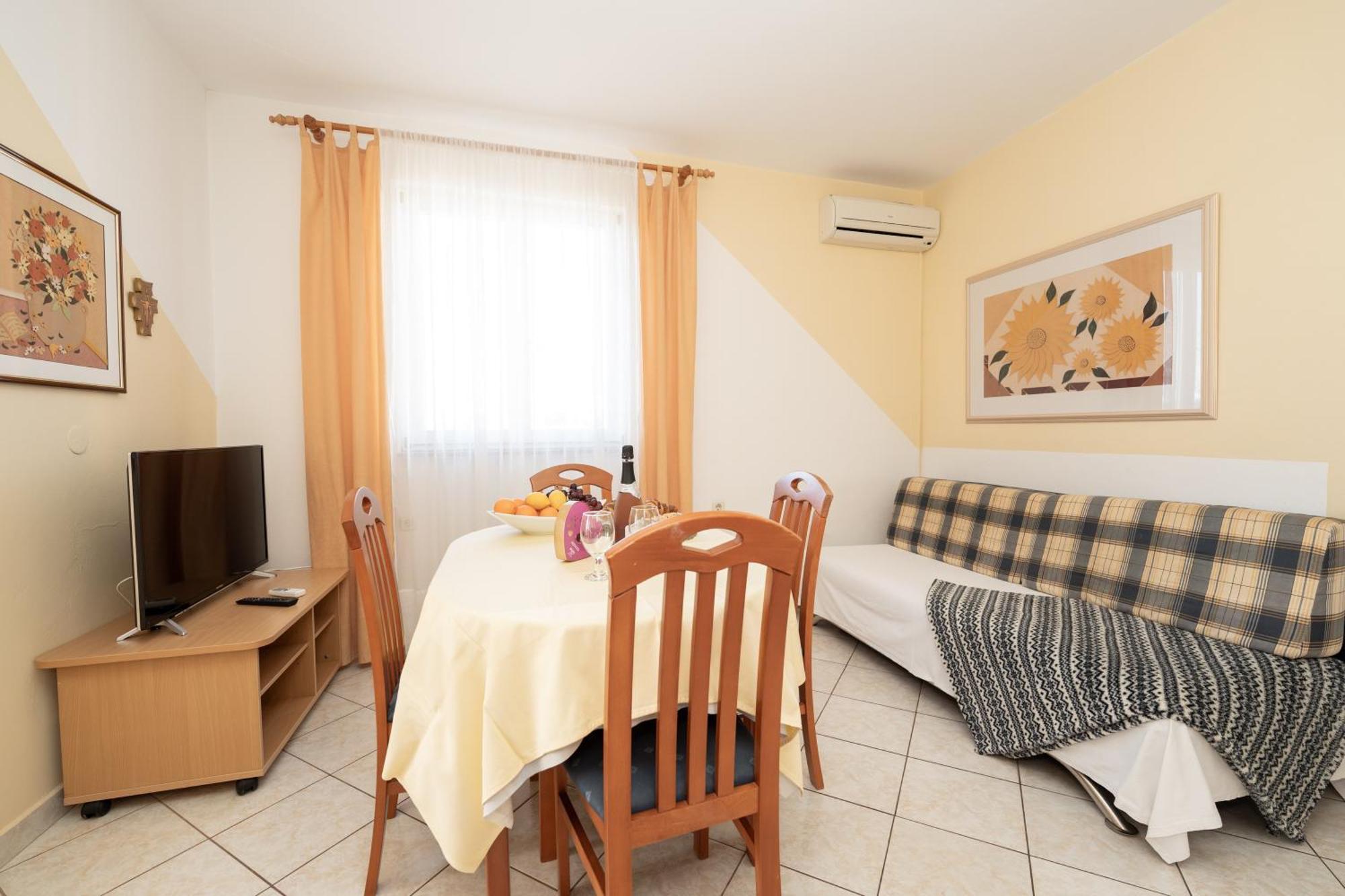 Apartments Biserka Novalja Room photo